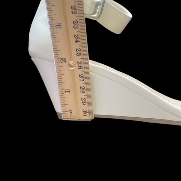 Dexflex Comfort Wedge Strappy Sandals size 6 White - Picture 7 of 8